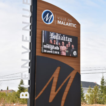 Ville Malartic pylone lumineux et ecran numerique